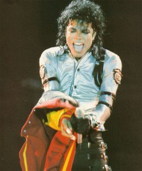 BAD WORLD TOUR  891d76232524912