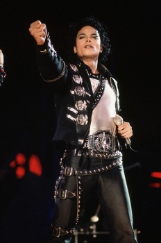 BAD WORLD TOUR  9dd7e5232529546