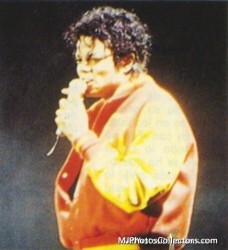 BAD WORLD TOUR  B46412232525200