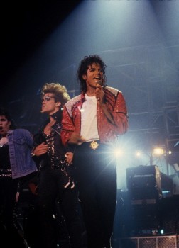 BAD WORLD TOUR  C00ab5232520696