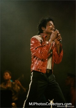 BAD WORLD TOUR  Ce43e6232521582