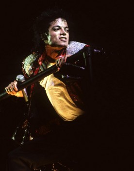 BAD WORLD TOUR  D1bfcf232520348