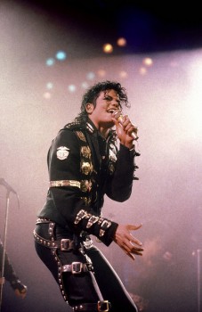 BAD WORLD TOUR  D6db5f232529755