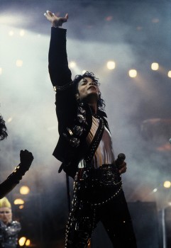 BAD WORLD TOUR  Ec5eba232529652