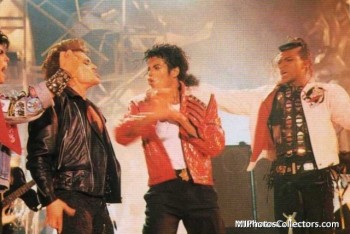 BAD WORLD TOUR  Ed6b84232521513