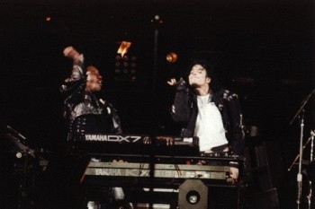 BAD WORLD TOUR  A37a7f232532811