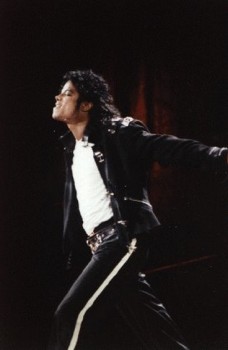 BAD WORLD TOUR  Feb5d7232532880