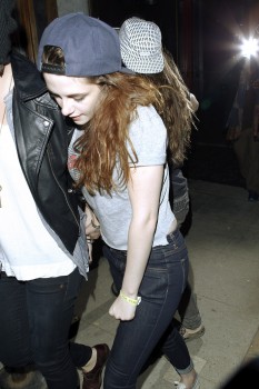 Kristen Stewart - Imagenes/Videos de Paparazzi / Estudio/ Eventos etc. - Página 31 6e3d5e241565328