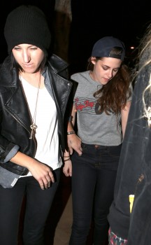 Kristen Stewart - Imagenes/Videos de Paparazzi / Estudio/ Eventos etc. - Página 31 7d9bea241565260