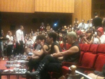 [PICS] 130629 NU'EST entrevista + mini show na Turquia (Turkey) 066f26263500686