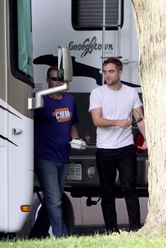 23 Julio - Nuevas imágenes HQ de Robert en el set de MTTS, ayer!!! (22 Julio) 946d18266729685