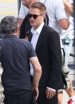 18 Agosto - Nuevas imágenes HQ de Rob en el set de "Map to the Stars" en LA!!! (17 Agosto) 382c50271039754