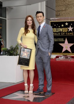 Julianne Moore  49f8d9279661853