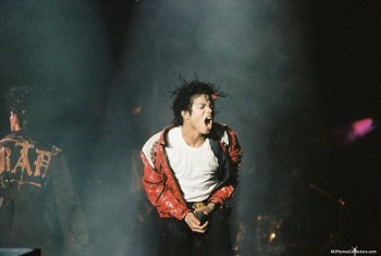 BAD WORLD TOUR  005b3c232519867