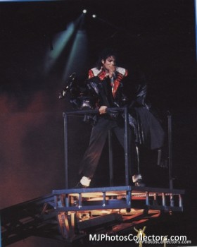 BAD WORLD TOUR  494749232521254