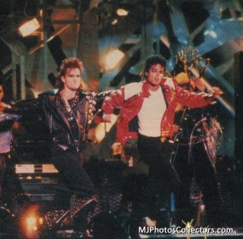 BAD WORLD TOUR  5981c7232521575