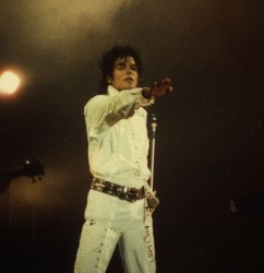 BAD WORLD TOUR  81bc64232527072