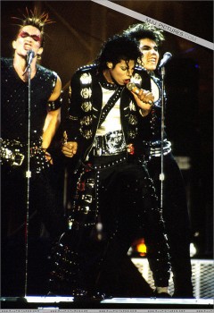 BAD WORLD TOUR  B48f0d232529772