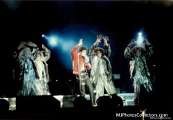 BAD WORLD TOUR  Dfe9fe232525140