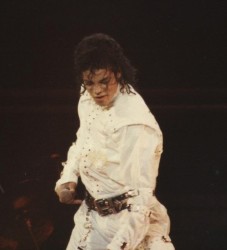 BAD WORLD TOUR  E13dc1232527028