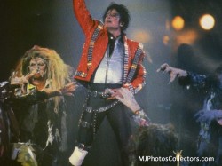 BAD WORLD TOUR  F4722b232524852