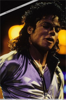 BAD TOUR VARIOUS  4e1f88232551342