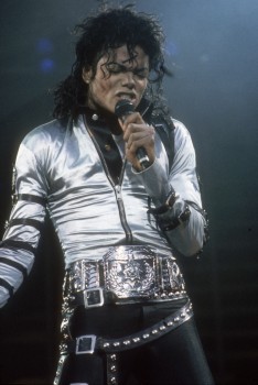 BAD TOUR VARIOUS  8f7ba6232552032