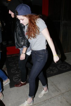 Kristen Stewart - Imagenes/Videos de Paparazzi / Estudio/ Eventos etc. - Página 31 10be85241497451