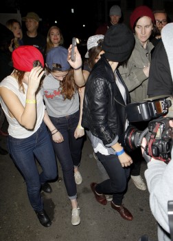 Kristen Stewart - Imagenes/Videos de Paparazzi / Estudio/ Eventos etc. - Página 31 B51e8d241565073