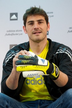 Iker Casillas , su novio - Página 12 C7cd25250879045