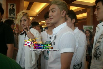 [PICS] 130629 NU'EST entrevista + mini show na Turquia (Turkey) E26573263501054