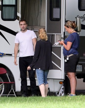 23 Julio - Nuevas imágenes HQ de Robert en el set de MTTS, ayer!!! (22 Julio) F91c05266730045