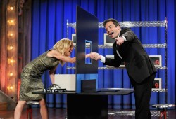 Julie Bowen - visits Late Night with Jimmy Fallon in NYC 10/ 4ae288283525920