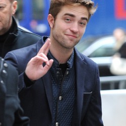 8 Noviembre- Robert Pattinson en Today Show (8/11/12) Cc573a219204204