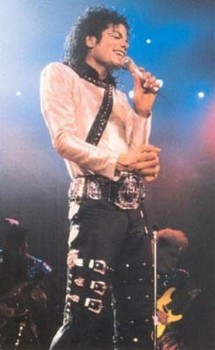 BAD WORLD TOUR  623cf6232529659