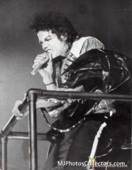 BAD WORLD TOUR  Bbbcb0232521485