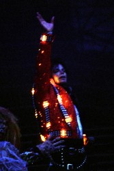 BAD WORLD TOUR  D1edee232525052