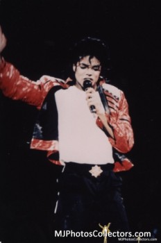 BAD WORLD TOUR  F18c94232521050