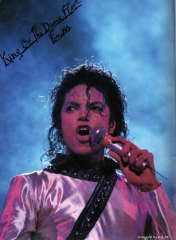 BAD WORLD TOUR  F2c0ee232529689