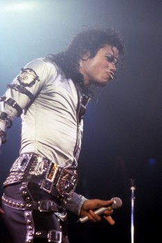 BAD TOUR VARIOUS  02a6dd232551047