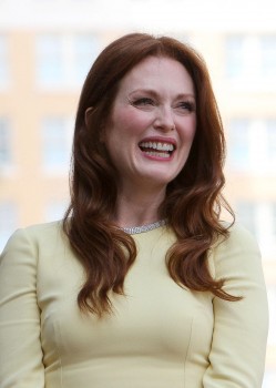 Julianne Moore  23a1ad279662443