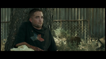 29 Enero - EXCLUSIVO: Primer Teaser Trailer de "The Rover"!!! (Poster, Nuevo Still + Capturas) Edba9f304786114