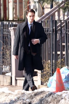 19 Febrero - Nuevas fotos de Rob y Dane Dehann llegando al set de "Life"!!! Ec43d9309053608