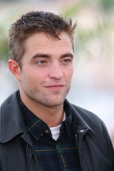 19 Mayo - Rob en el Photocall de Maps to the Stars en el Festival de Cine de Cannes 2014!!!! 33841a327491709