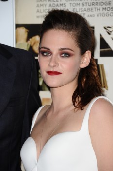 Kristen Stewart - Imagenes/Videos de Paparazzi / Estudio/ Eventos etc. - Página 29 10f4ed218575227