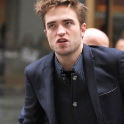 8 Noviembre- Robert Pattinson en Today Show (8/11/12) 016432219204336