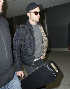 23 Diciembre - Rob en el aeropuerto JFK en NYC!!! (22 Diciembre)  2ab1c3227276062