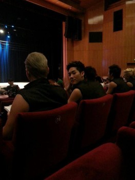 [PICS] 130629 NU'EST entrevista + mini show na Turquia (Turkey) Ecfd66263501626