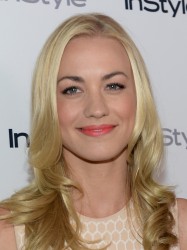 Yvonne Strahovski  910e7b270637113