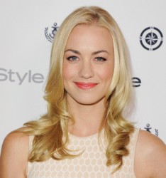 Yvonne Strahovski  C30d66270637093